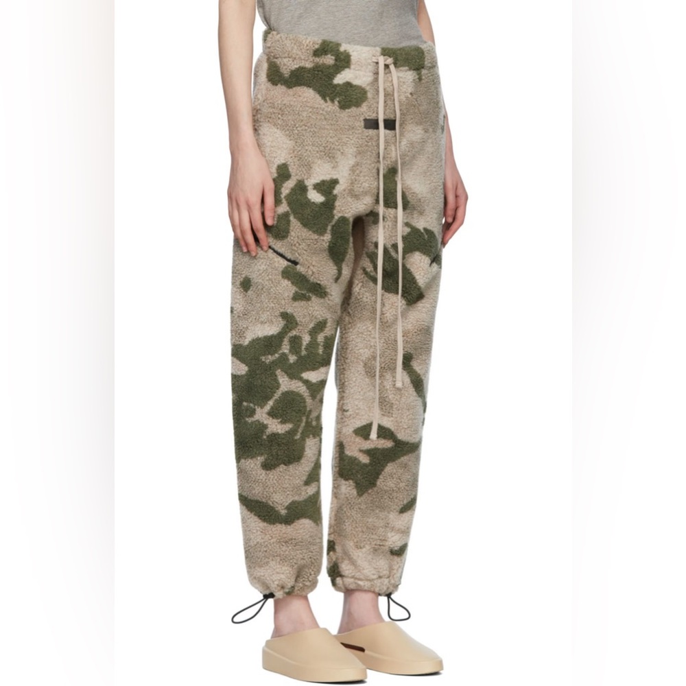 FEAR OF GOD ESSENTIALS Khaki Camo Polyester Lounge Pants Sweatpants Size XS
